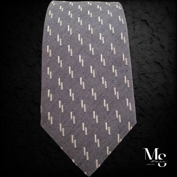 ARMANI COLLEZIONI Gray Geometric Silk Tie ITALY 59 ARMANI COLLEZIONI Gray Geometric Luxury Silk Tie Made In Italy W: 2.9\